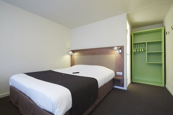 Room 9 of 39