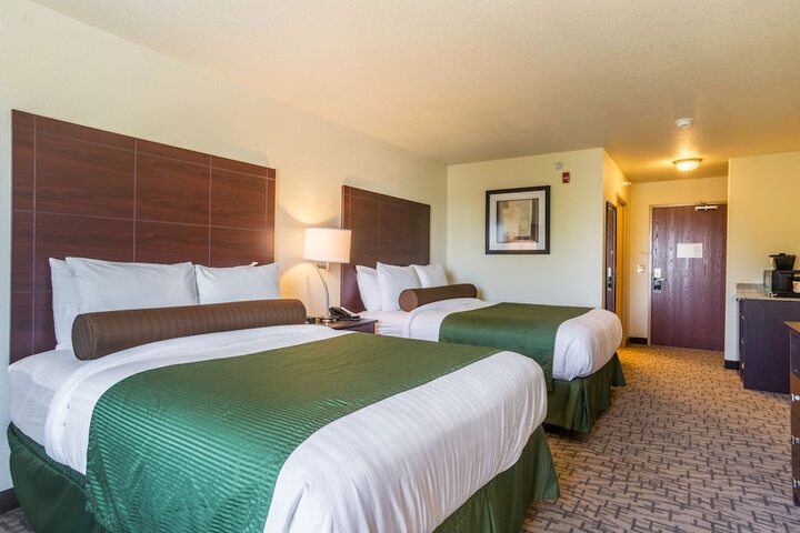 2 Queen Guest Room (12 of 16)