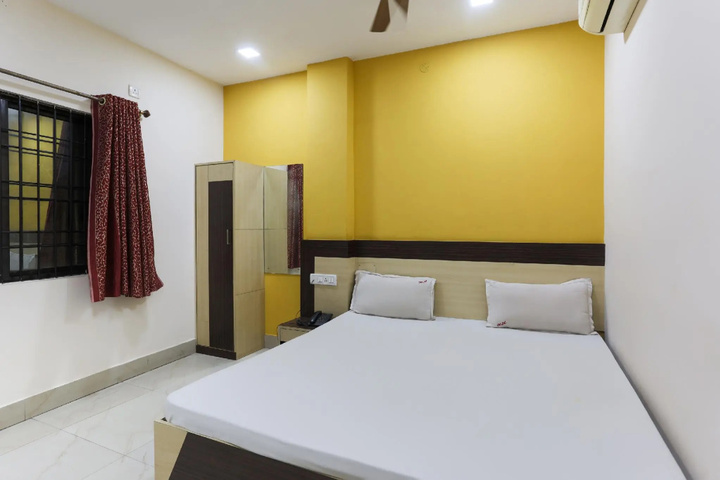 Room 2 of 3