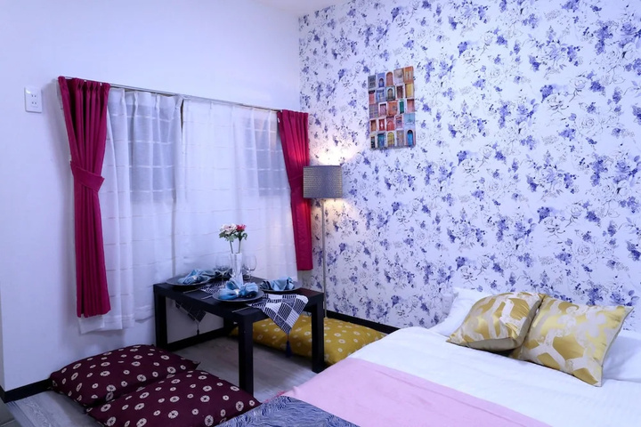 Room 6 of 25