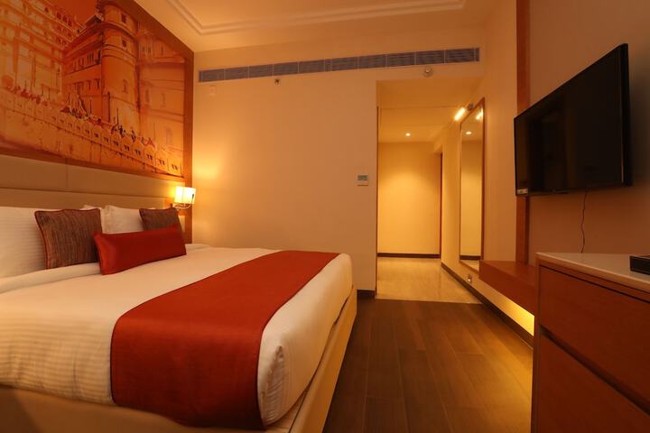 Room 7 of 24