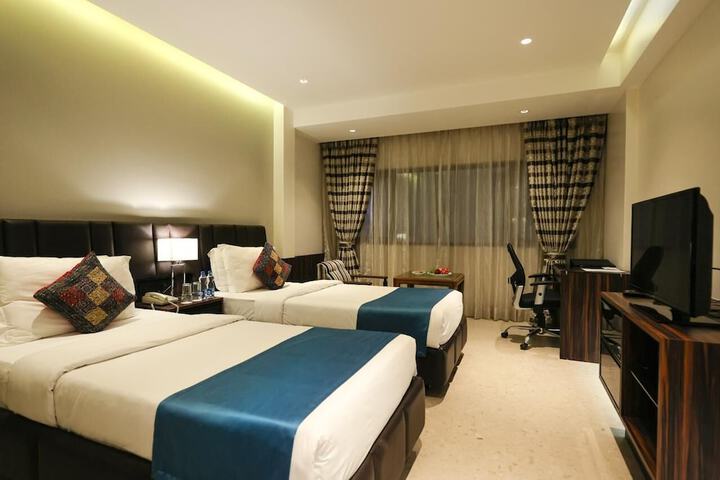 Room 6 of 78