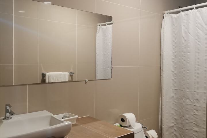 Room 12 of 22