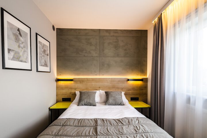 Air Hotel