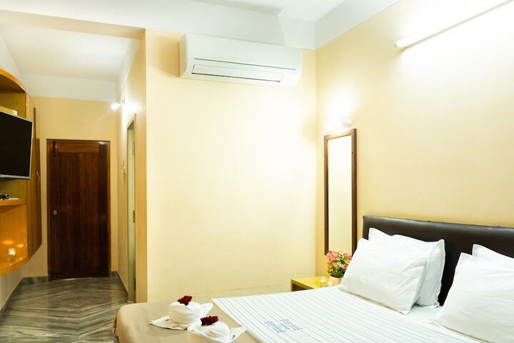 Room 13 of 42