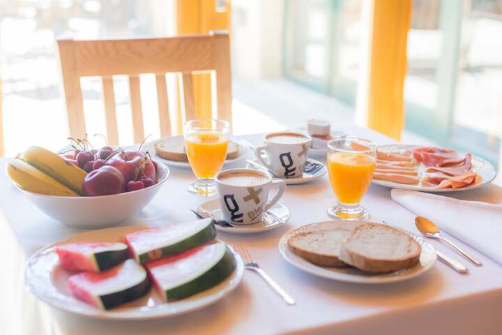 Breakfast/Coffee Service 77 of 107