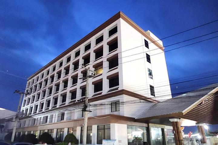 Grand Phranakhon Hotel