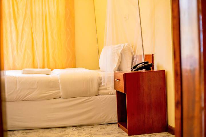 Room 12 of 42