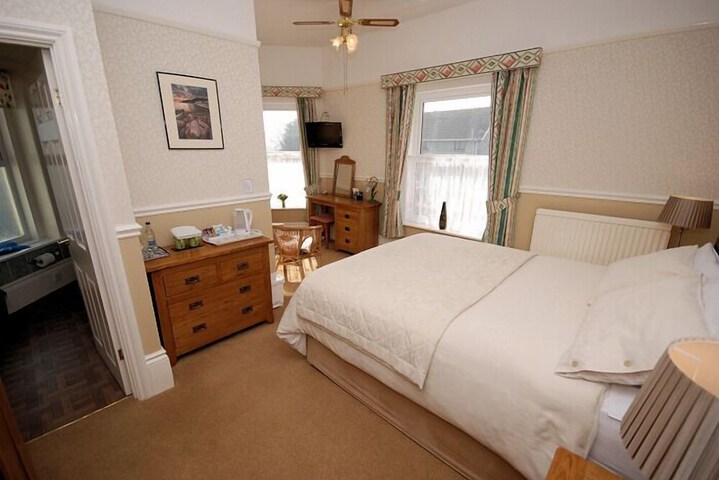 Room 13 of 31