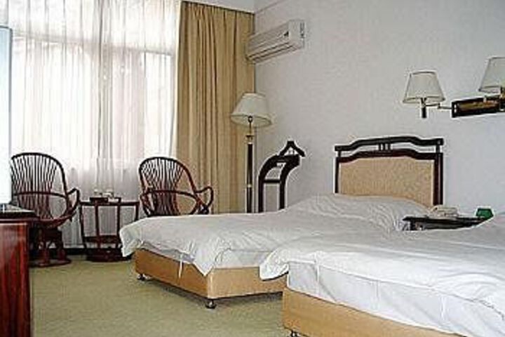 Room 13 of 24