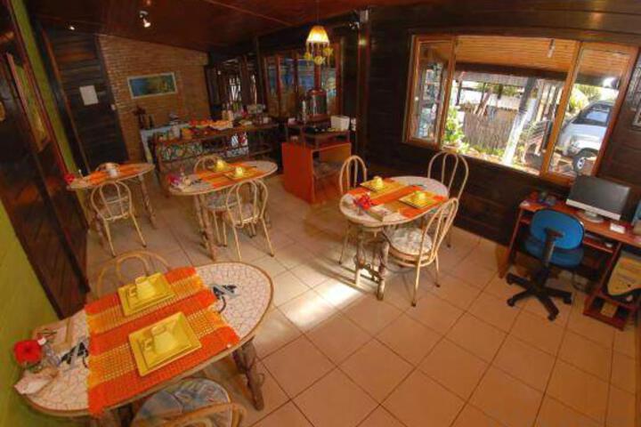 restaurant cafeteria