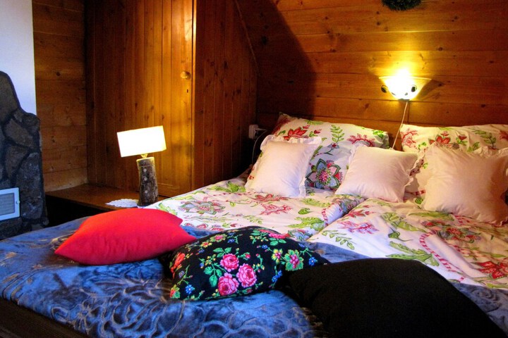 Room 3 of 40