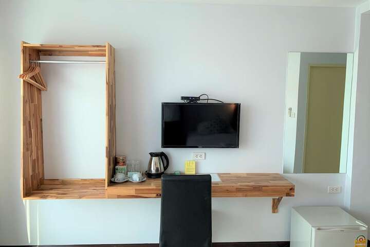 Room 19 of 48