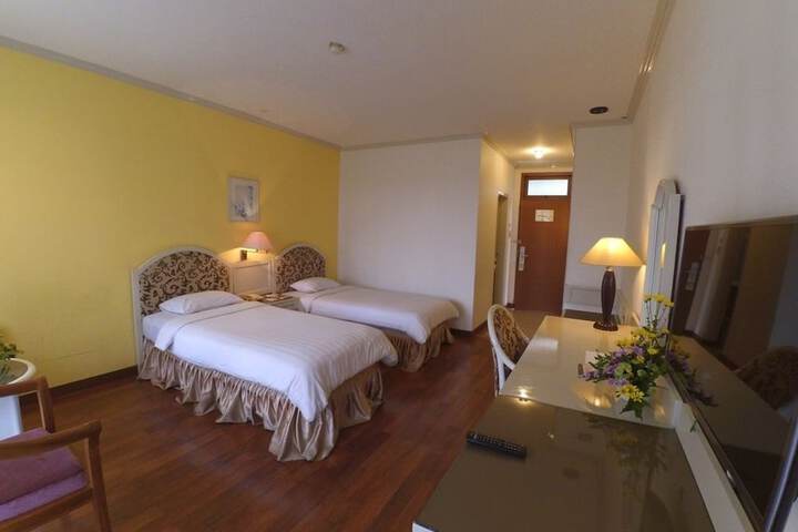 Room 8 of 69