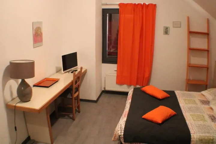 Room 2 of 13