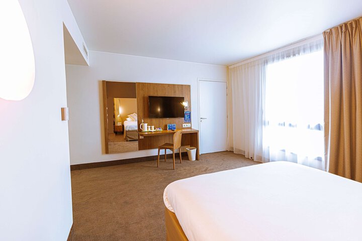 Room 15 of 114