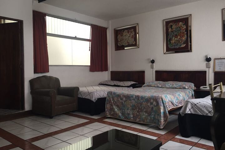 Room 10 of 24