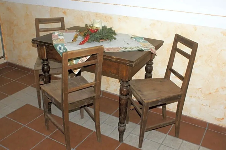 Dining 6 of 7