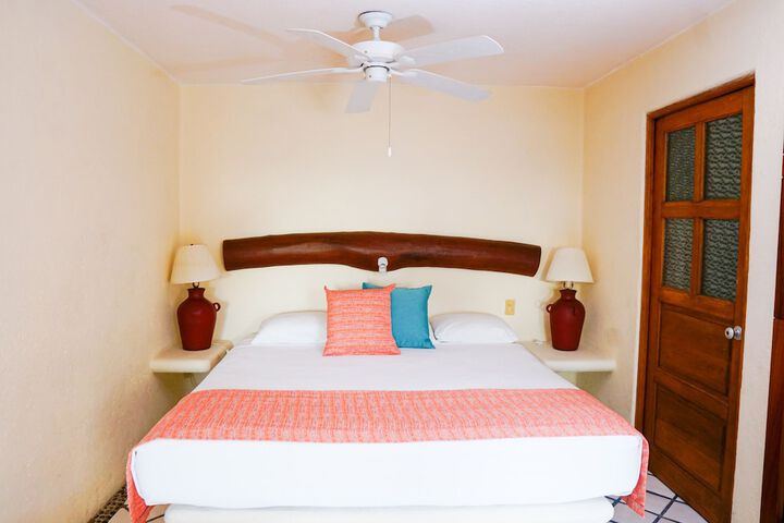 Room 15 of 78