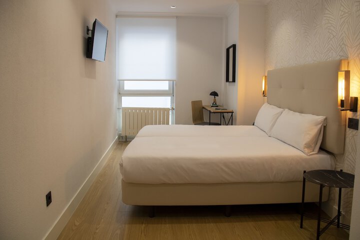 Room 17 of 40