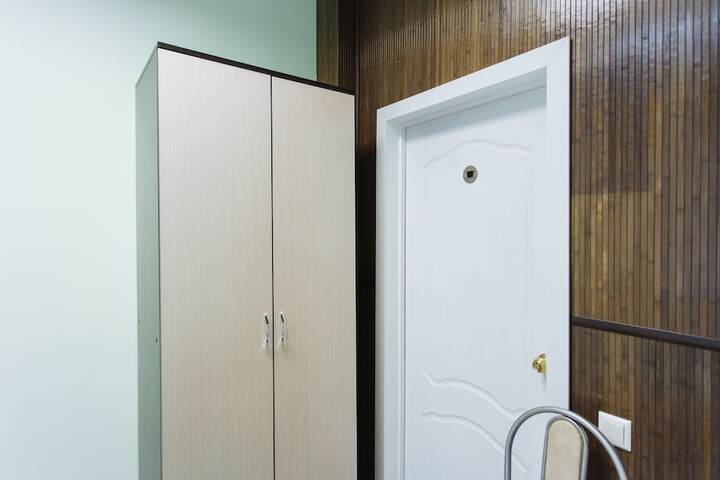 Room 34 of 76