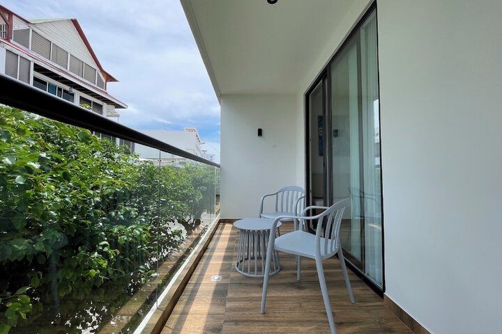 Room 7 of 27