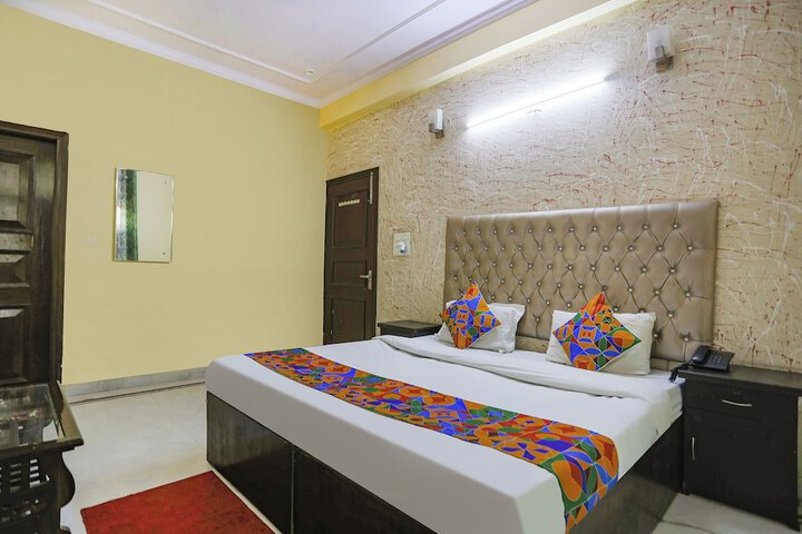 Room 7 of 28