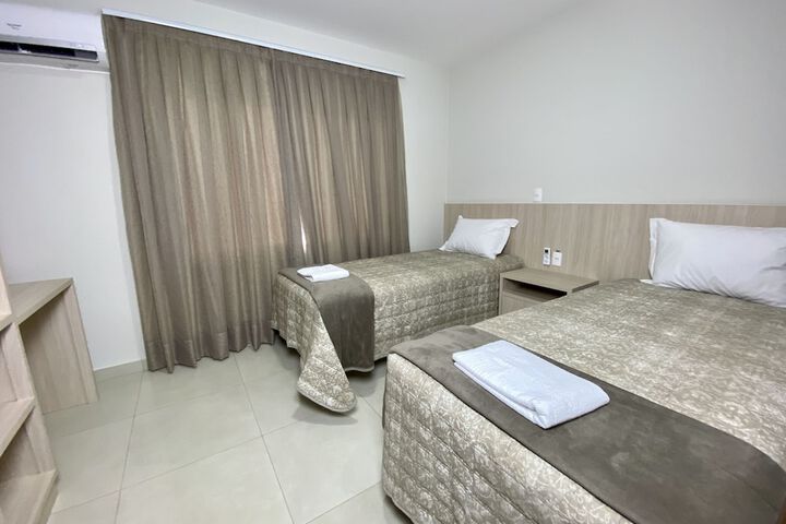 Room 10 of 84