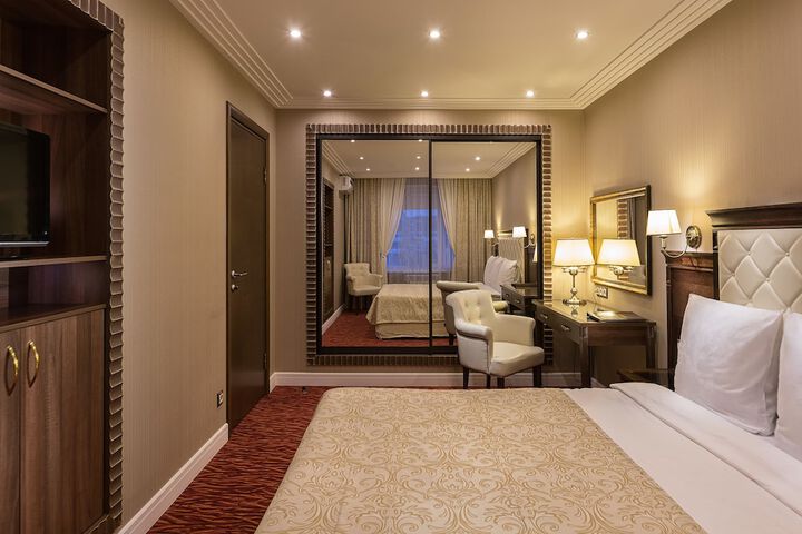 Room 10 of 50