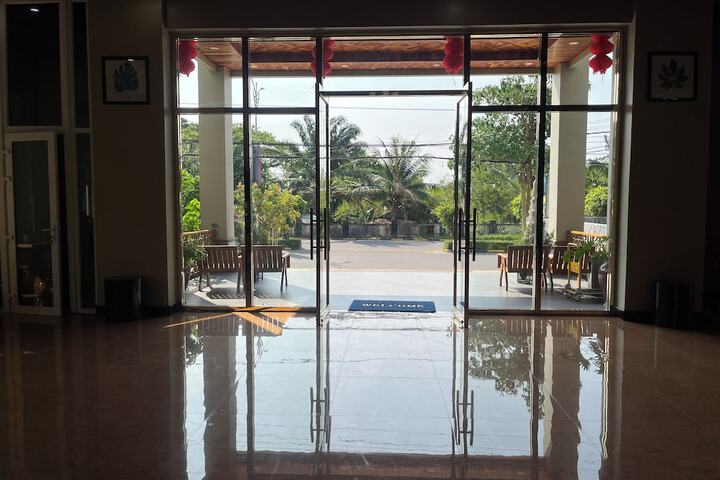 Hotel 2 of 72