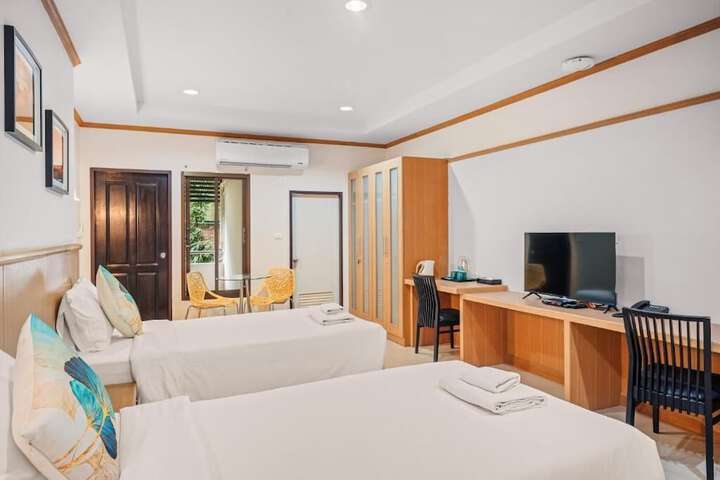 Room 11 of 17