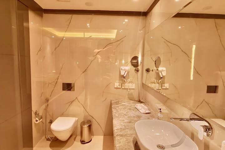 Room 15 of 54