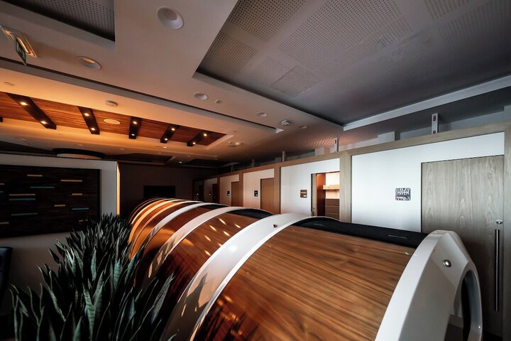 Ballroom/Hall 18 of 23