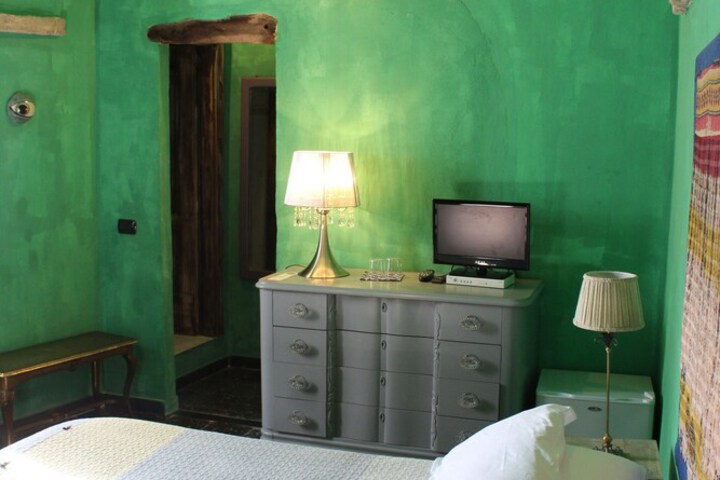 Room 11 of 52