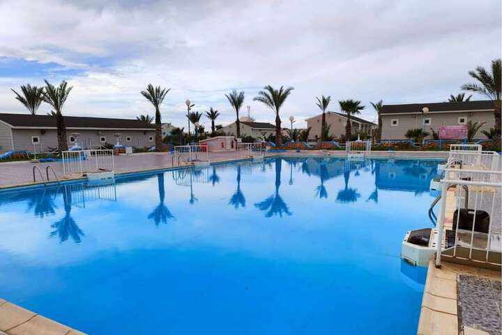 Pool 20 of 52