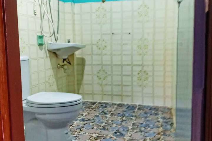 Room 9 of 14
