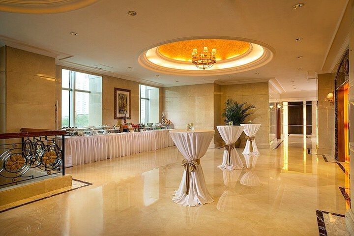 Ballroom/Hall 43 of 47