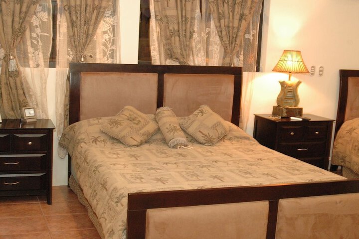 Room 2 of 18
