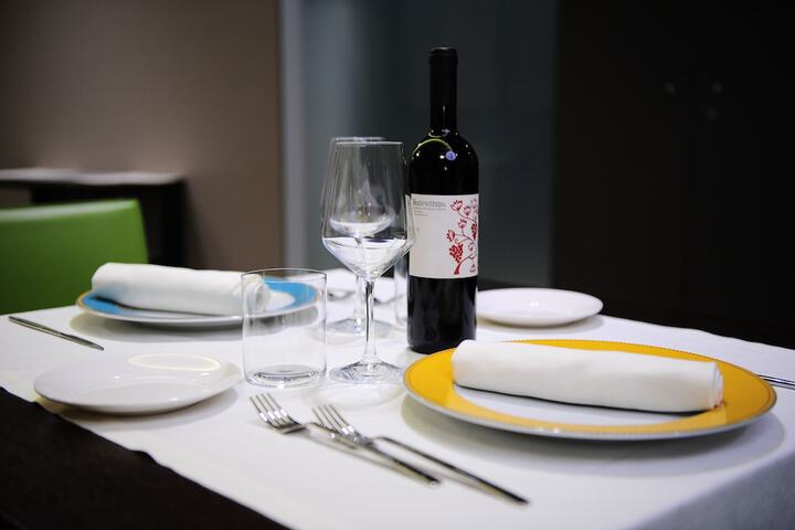 Dining 15 of 31