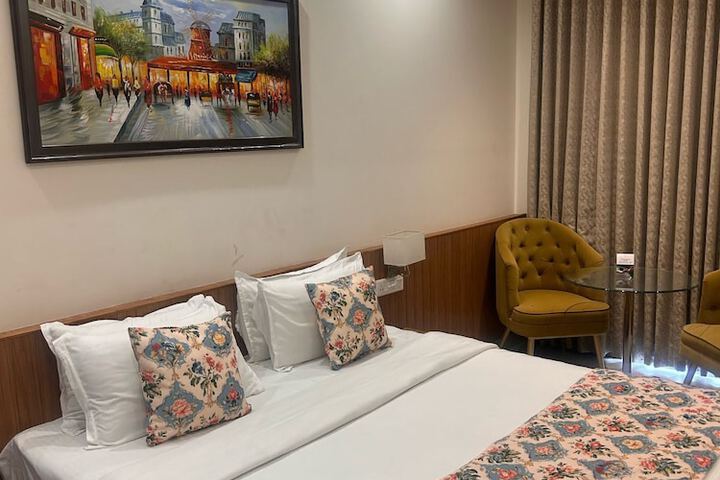 Room 3 of 35