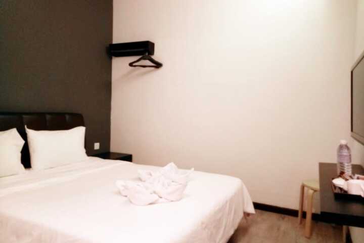 Room 27 of 47