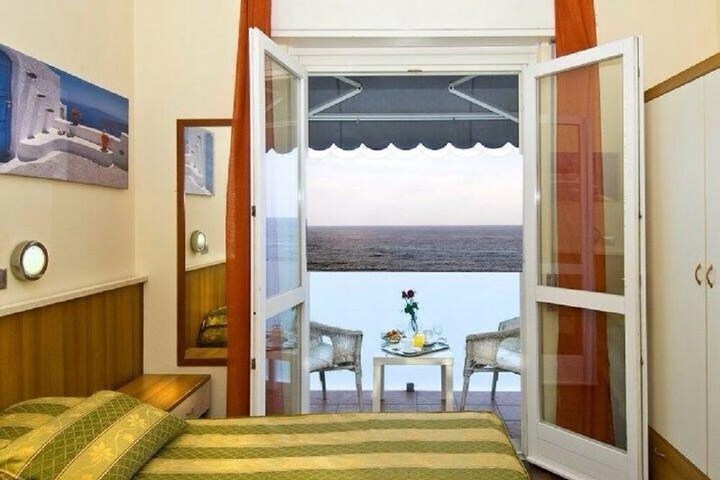 Room 22 of 22