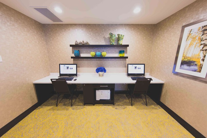 Business Center 27 of 29