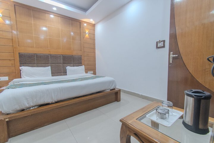 Room 30 of 70