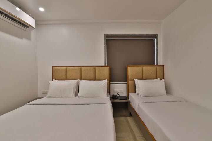 Room 11 of 43
