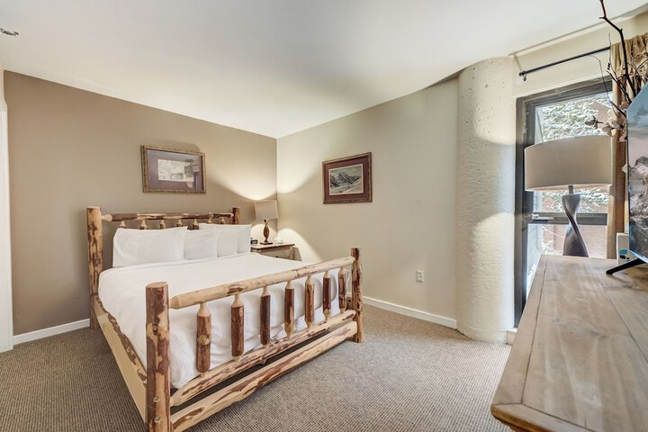Room 100 of 355