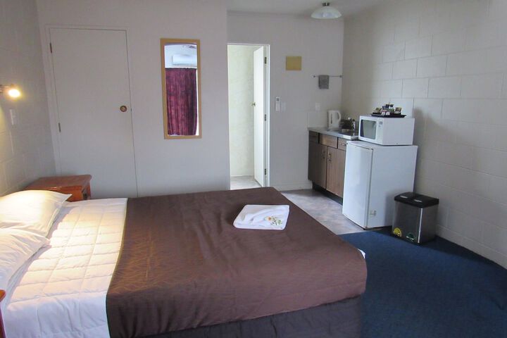 Room 2 of 34