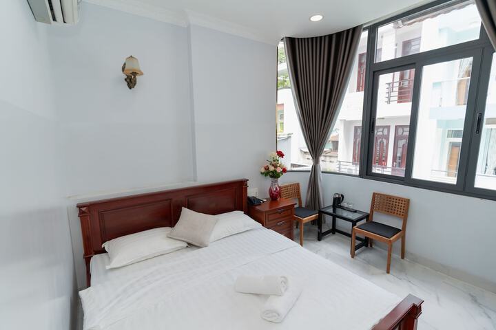 Room 9 of 21