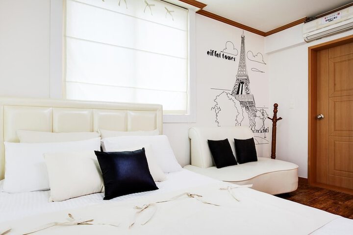 Room 14 of 34