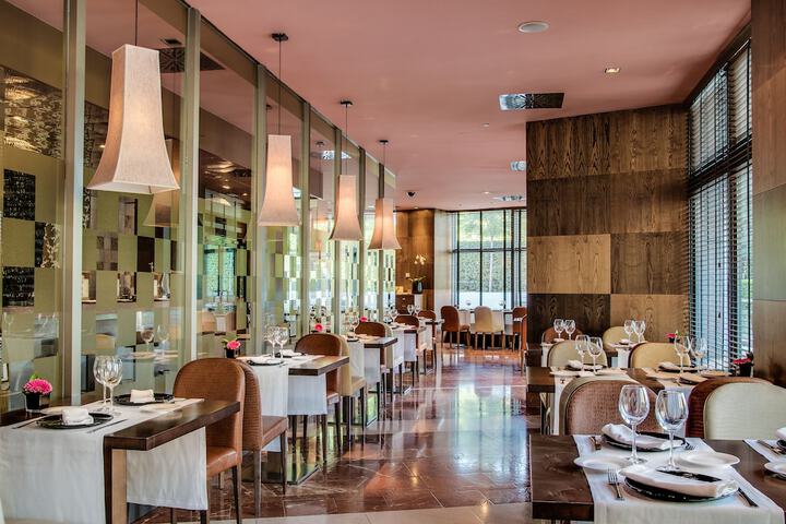 Dining Photos